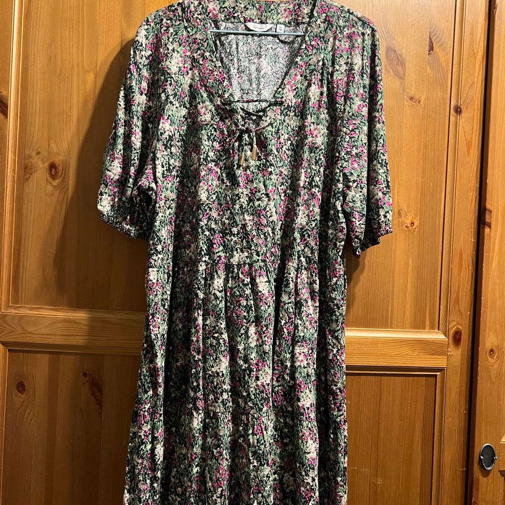 Reitmans Floral Midi Dress - Black and Pink